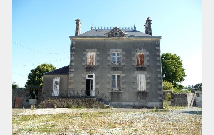 Réseau Immo-diffusion : Propriété  COUPTRAIN  300 m2 312 000 € 