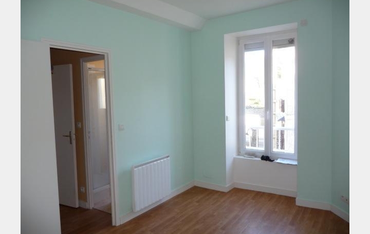 Maison de village CHAMPGENETEUX (53160)  55 m2 33 000 € 