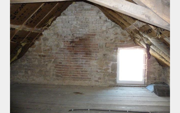 Maison de village CHAMPGENETEUX (53160)  55 m2 33 000 € 