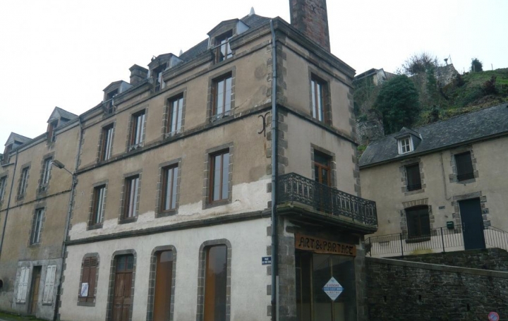 Réseau Immo-diffusion : Maison de ville  AMBRIERES-LES-VALLEES  99 m2 70 000 € 