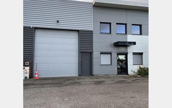 Réseau Immo-diffusion : Local commercial  SAINT-QUENTIN-FALLAVIER  487 m2 570 000 € 