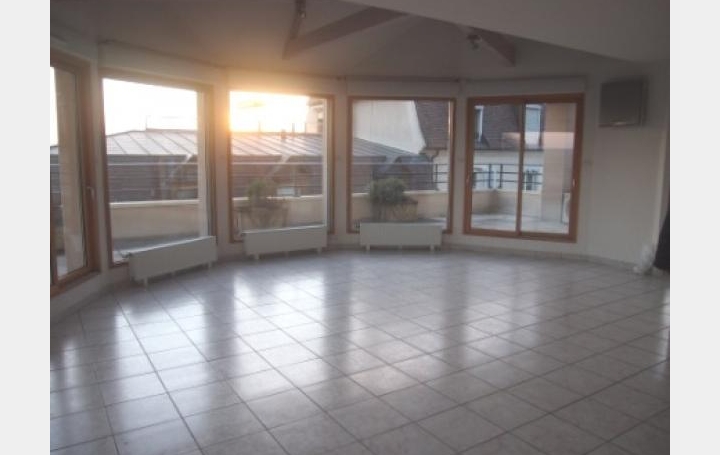 Réseau Immo-diffusion : Appartement P5  DOLE  138 m2 995 € 