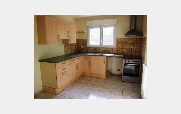 Réseau Immo-diffusion : Maison  DANNEMARIE-SUR-CRETE  100 m2 860 € 