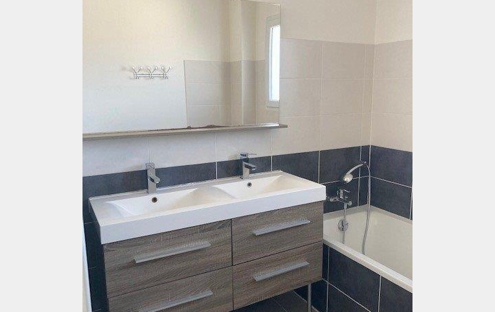 Villa VENDARGUES (34740)  104 m2 1 610 € 