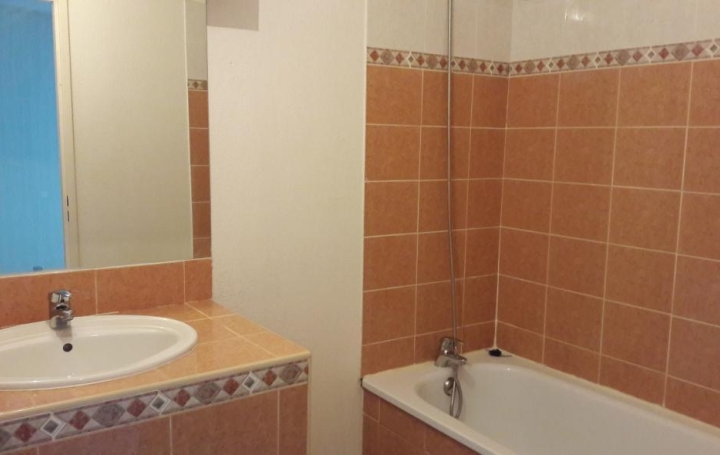 2 Pièces MONTPELLIER (34000)  39 m2 922 € 
