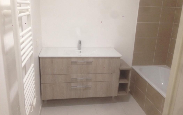 3 Pièces MONTPELLIER (34000)  59 m2 916 € 