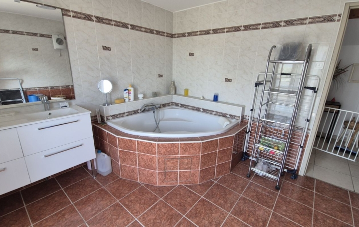 2 Pièces LE CRES (34920)  47 m2 570 € 