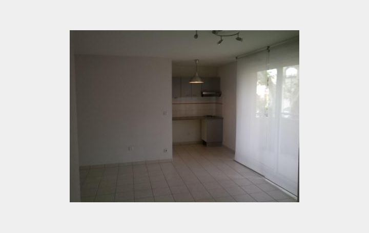 Réseau Immo-diffusion : Appartement P2  SAINT-BRES  47 m2 610 € 