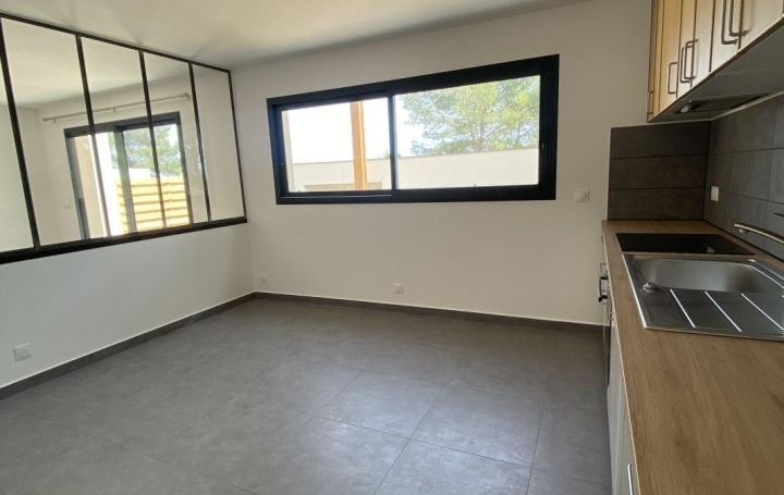 Villa COMBAILLAUX (34980)  96 m2 1 690 € 