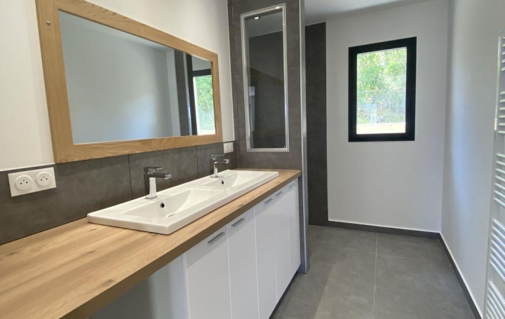 Villa COMBAILLAUX (34980)  96 m2 1 690 € 