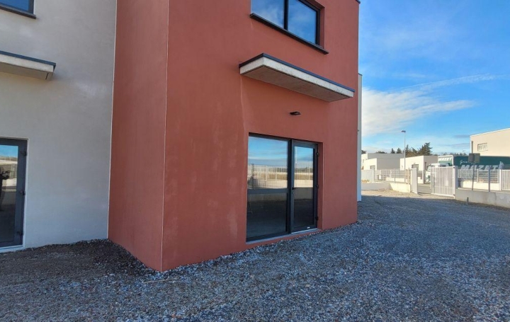 Local commercial MEZE (34140)  99 m2 990 € 