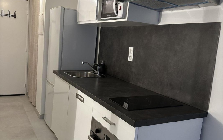 Studio GRABELS (34790)  21 m2 533 € 
