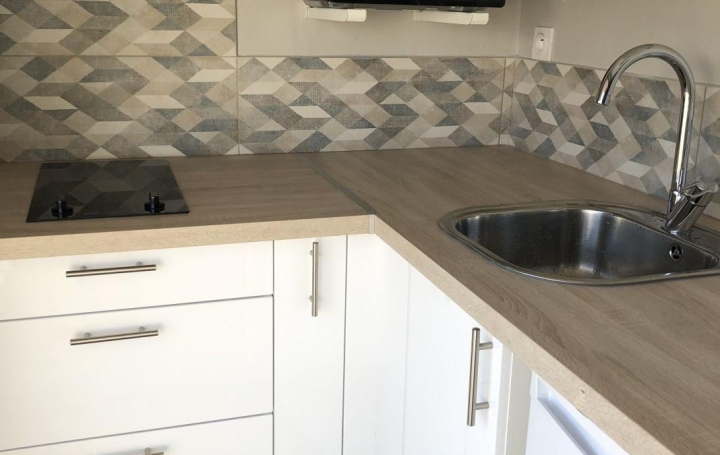 Studio MONTPELLIER (34000)  21 m2 770 € 
