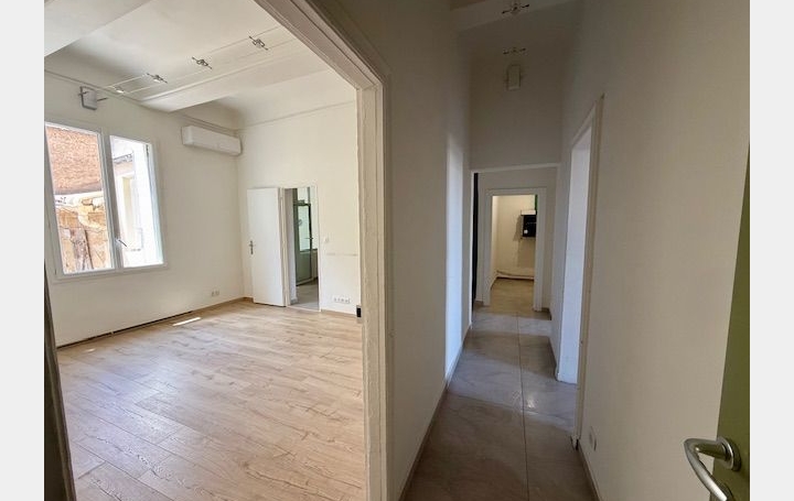 5 Pièces LUNEL (34400)  107 m2 215 000 € 