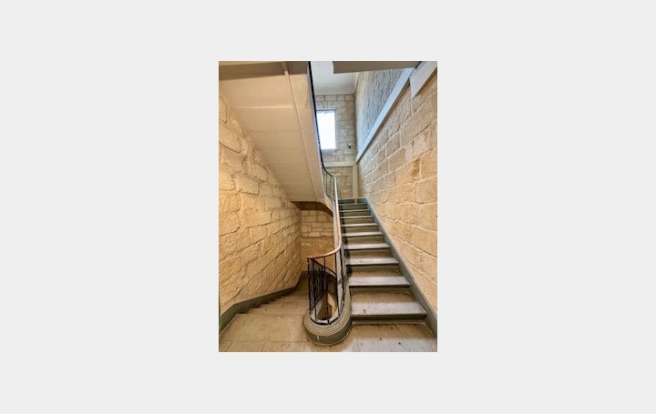 5 Pièces LUNEL (34400)  107 m2 215 000 € 