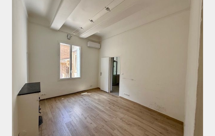 5 Pièces LUNEL (34400)  107 m2 215 000 € 