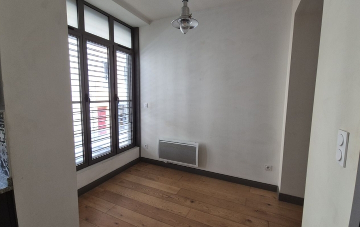 Studio SETE (34200)  39 m2 128 400 € 