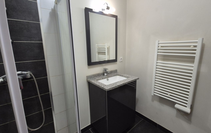 Studio SETE (34200)  39 m2 128 400 € 