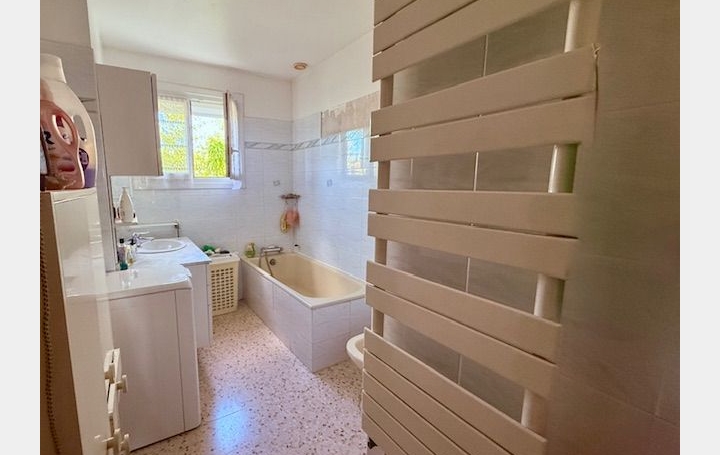 Villa TEYRAN (34820)  235 m2 743 000 € 