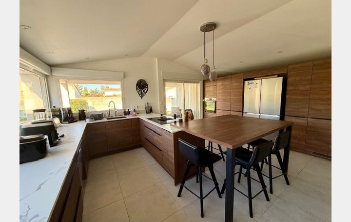 Villa SAINT-SERIES (34400)  175 m2 629 000 € 