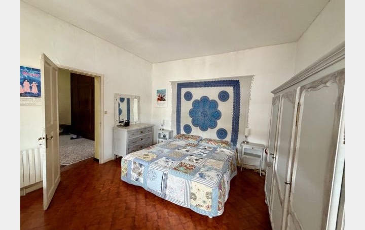 Maison LUNEL (34400)  291 m2 735 000 € 