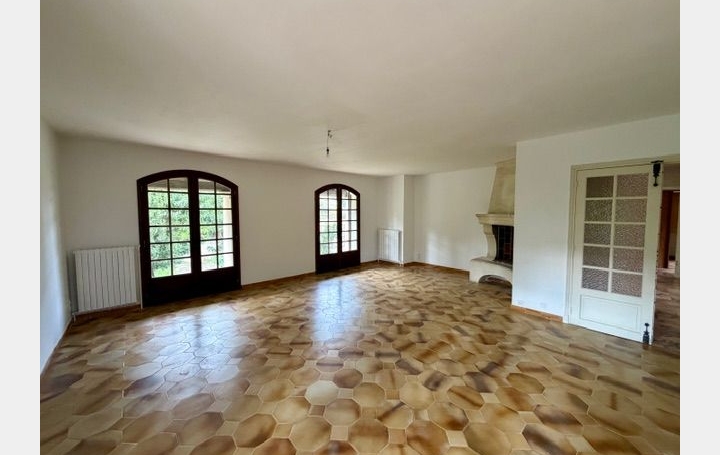 Villa LUNEL (34400)  224 m2 425 000 € 