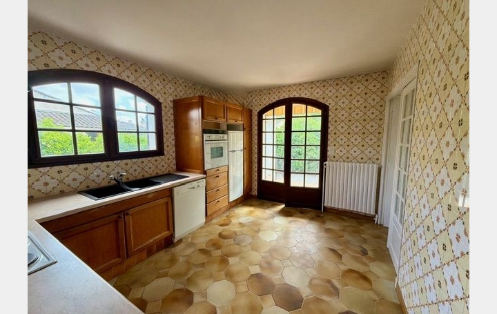 Villa LUNEL (34400)  224 m2 425 000 € 