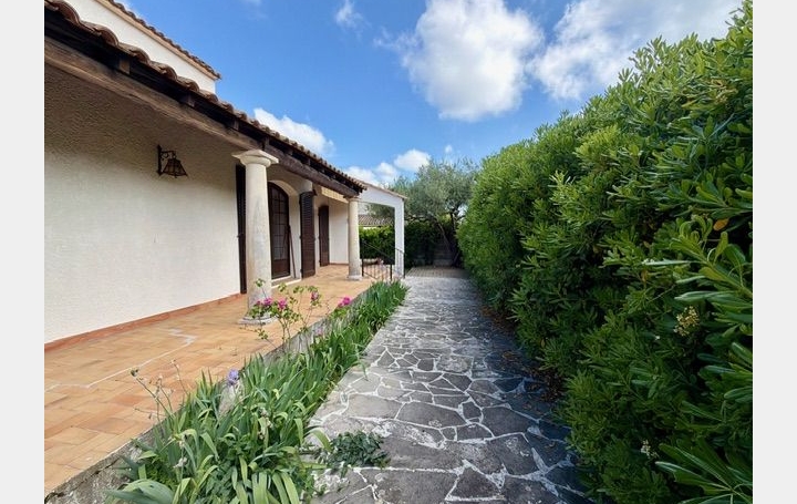 Villa LUNEL (34400)  224 m2 425 000 € 