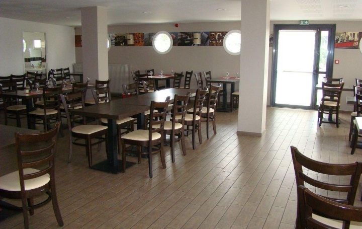 Local commercial DOMPIERRE-SUR-BESBRE (03290)   472 500 € 