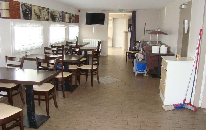 Local commercial DOMPIERRE-SUR-BESBRE (03290)   472 500 € 