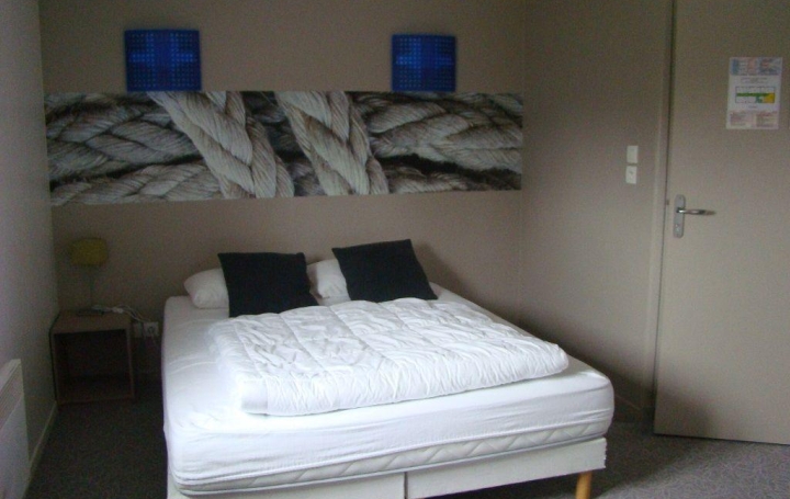 Local commercial DOMPIERRE-SUR-BESBRE (03290)   472 500 € 