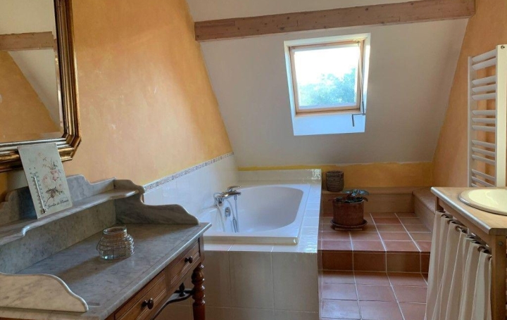 Propriété CAHORS (46000)  225 m2 748 800 € 