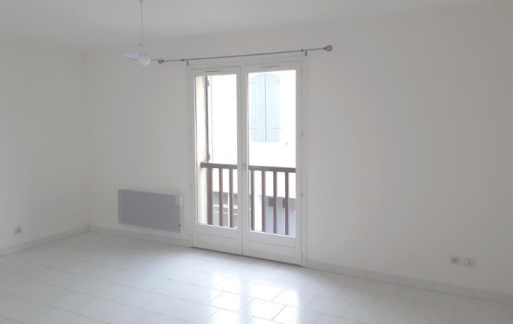 Studio FLEURANCE (32500)  30 m2 300 € 
