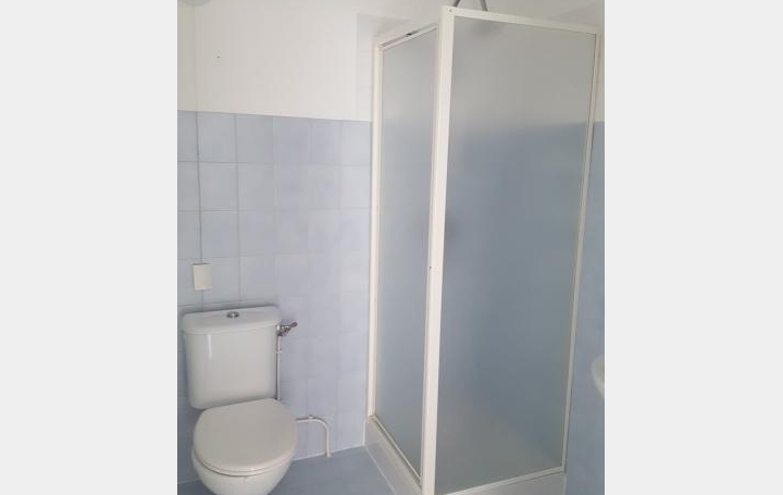 Studio FLEURANCE (32500)  30 m2 300 € 