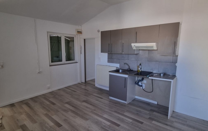 1 Pièce FLEURANCE (32500)  26 m2 350 € 