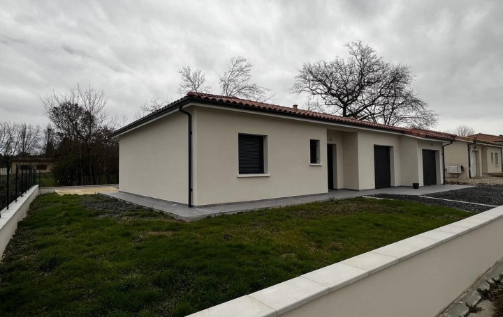 Maison de village CAUSSENS (32100)  100 m2 220 000 € 