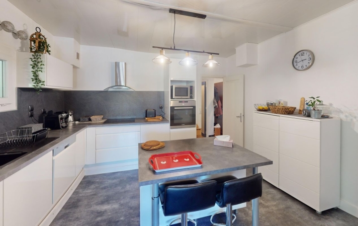 Maison MAIGNAUT-TAUZIA (32310)  250 m2 299 000 € 