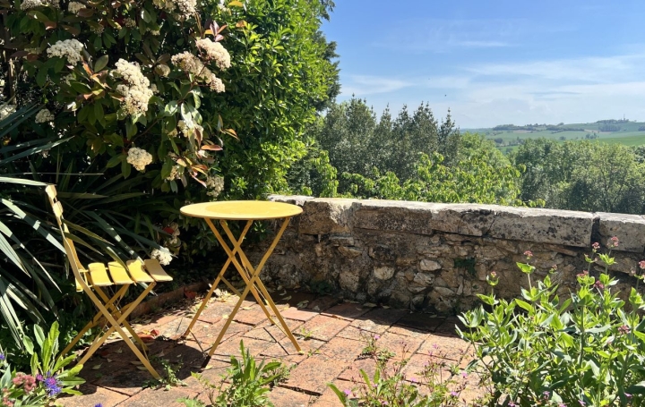 Maison de village LA SAUVETAT (32500)  166 m2 375 000 € 