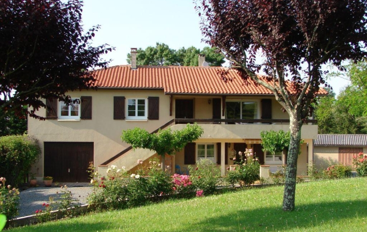 Réseau Immo-diffusion : Maison  SEISSAN  300 m2 280 000 € 