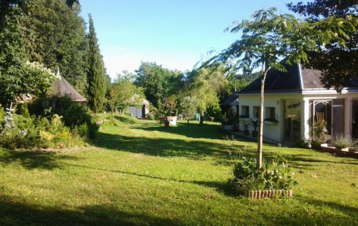 Réseau Immo-diffusion : Maison  LA CHARTRE-SUR-LE-LOIR  140 m2 172 200 € 