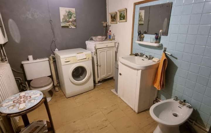 Maison LA CHARTRE-SUR-LE-LOIR (72340)  74 m2 81 000 € 