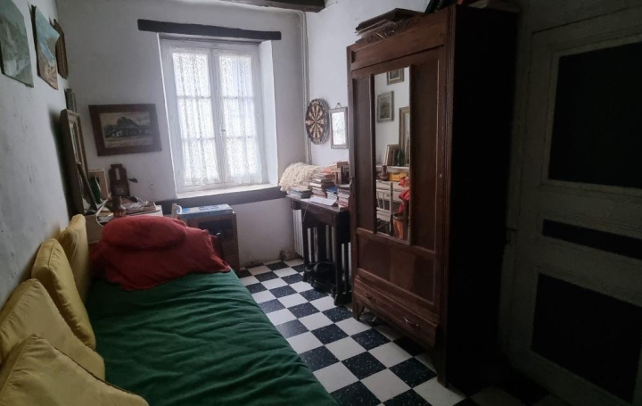 Maison LA CHARTRE-SUR-LE-LOIR (72340)  74 m2 81 000 € 