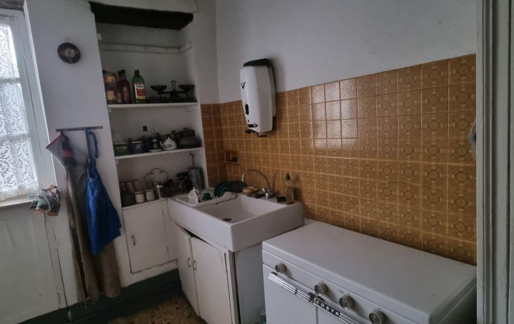 Maison LA CHARTRE-SUR-LE-LOIR (72340)  74 m2 81 000 € 