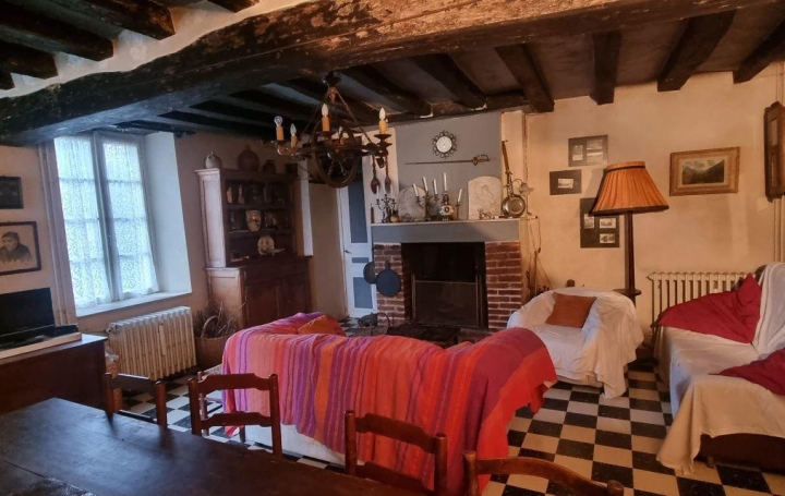 Maison LA CHARTRE-SUR-LE-LOIR (72340)  74 m2 81 000 € 