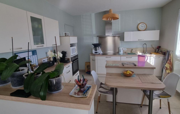 Maison VENDOME (41100)  99 m2 194 250 € 