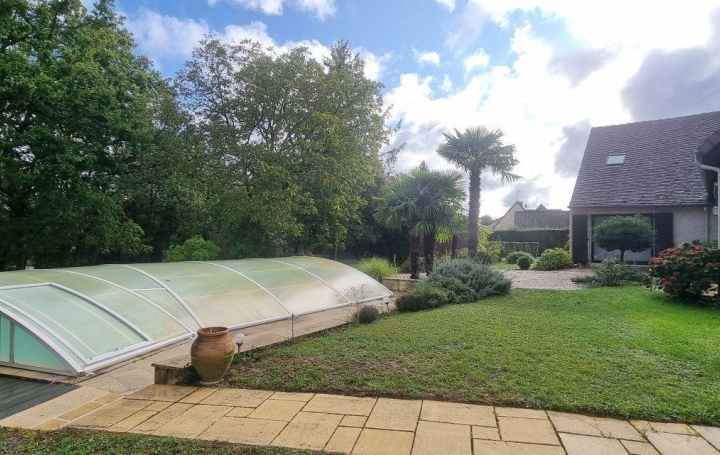 Maison VENDOME (41100)  275 m2 463 900 € 