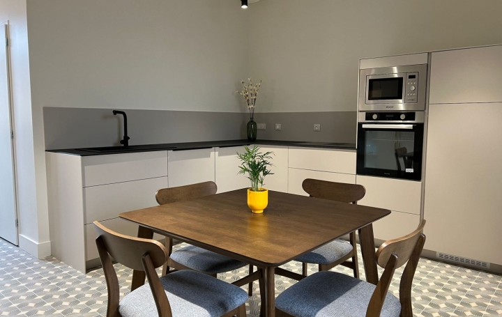 Maison VENDOME (41100)  79 m2 144 000 € 