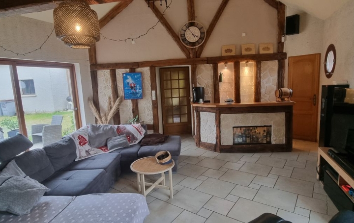 Maison VENDOME (41100)  177 m2 222 000 € 