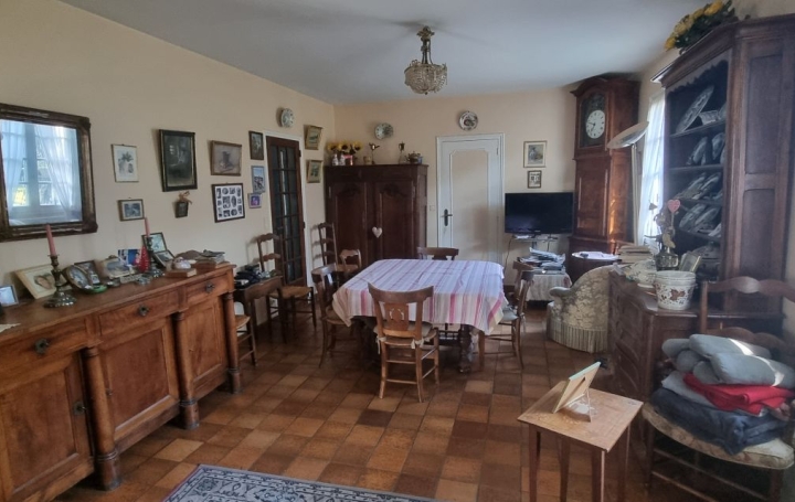 Maison VENDOME (41100)  161 m2 241 500 € 