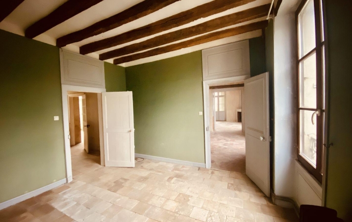 Maison VENDOME (41100)  150 m2 133 000 € 